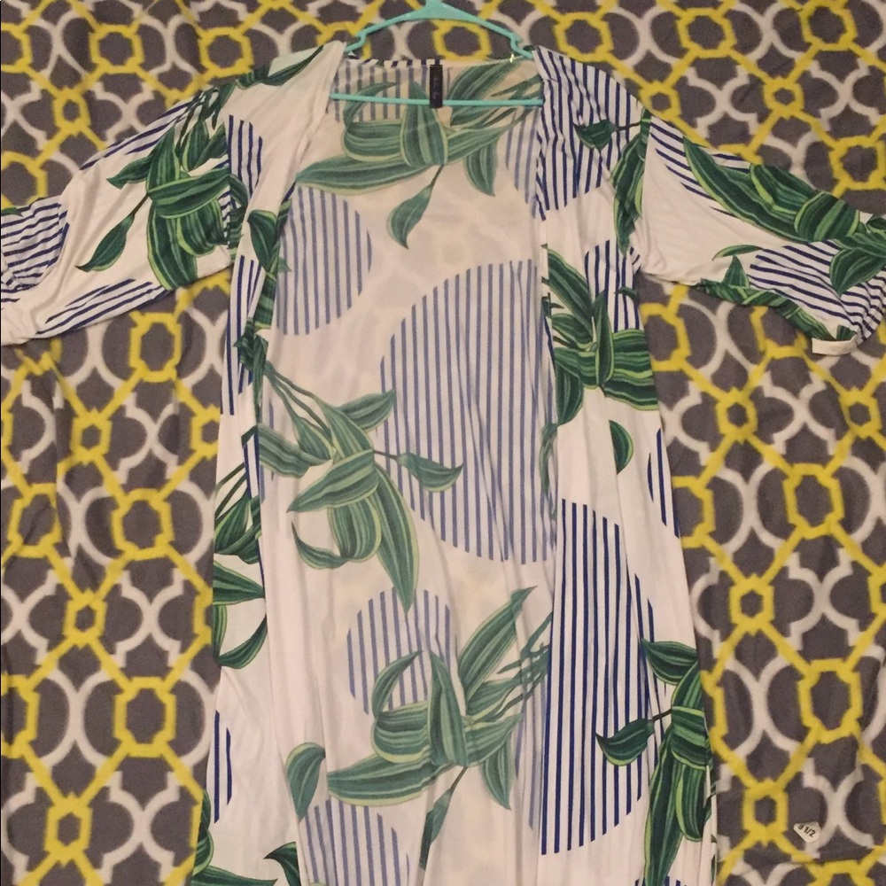 Plant and stripped design cover up